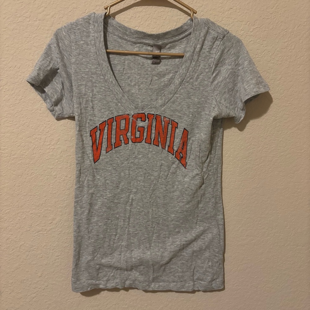 Virginia Cavaliers Women’s Tshirt, Size Small